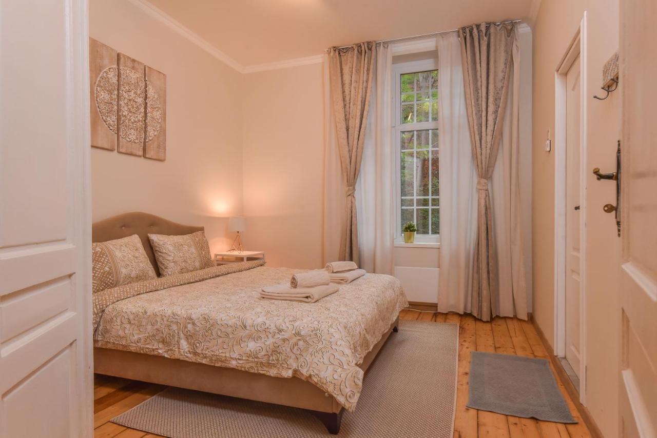 Spacious Vintage 2Br, 2Bath Apartment By Flat Mаnager 索菲亞 外观 照片